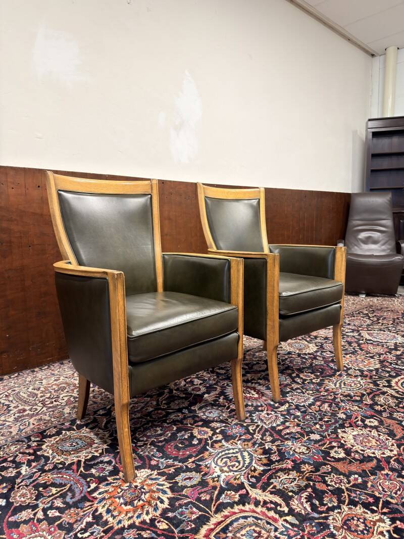 Ensemble de bureau classique RAC en anglais avec table de conférence