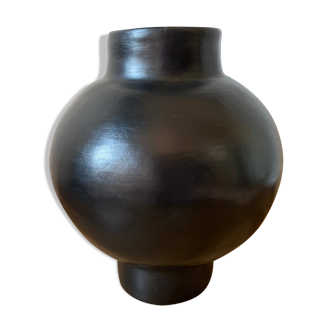 Sebastian Herkner Black Terracotta Vase Edition Ames Barro