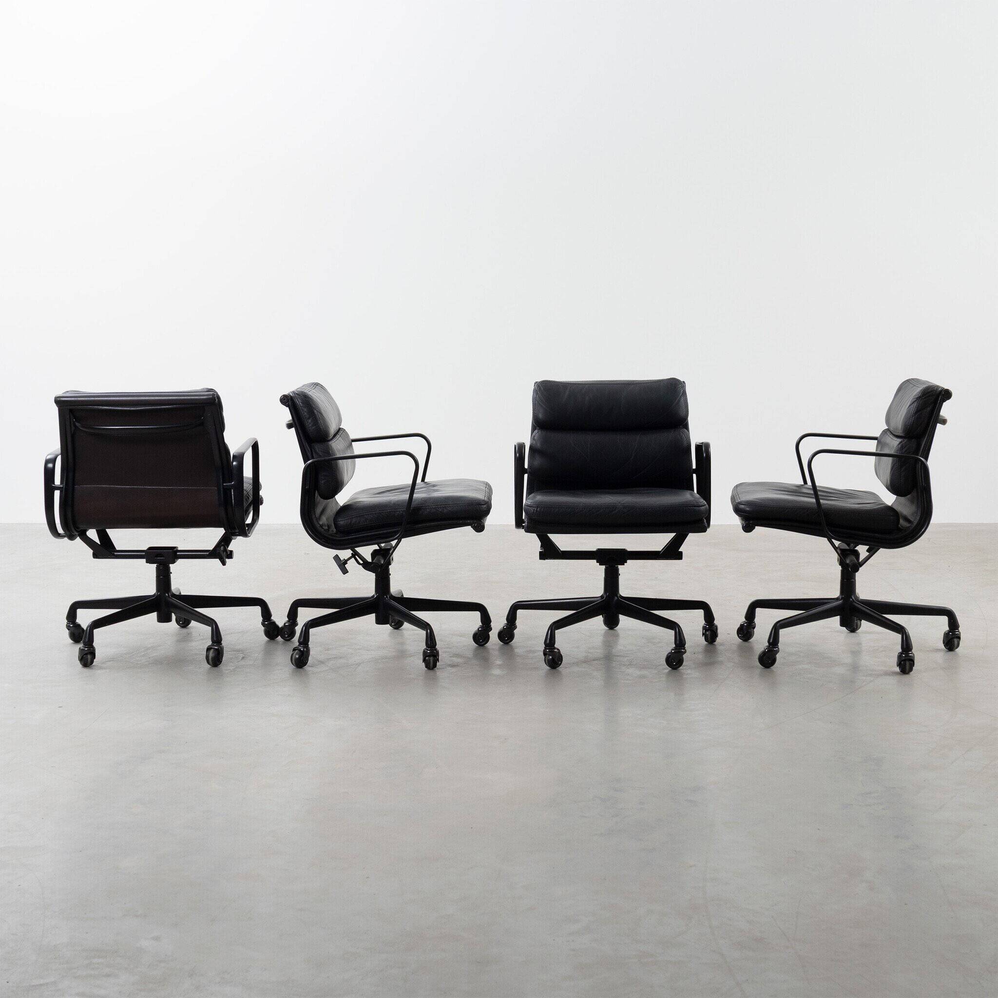Eames EA435 Management Soft Pad Office Chair all black by Herman Miller