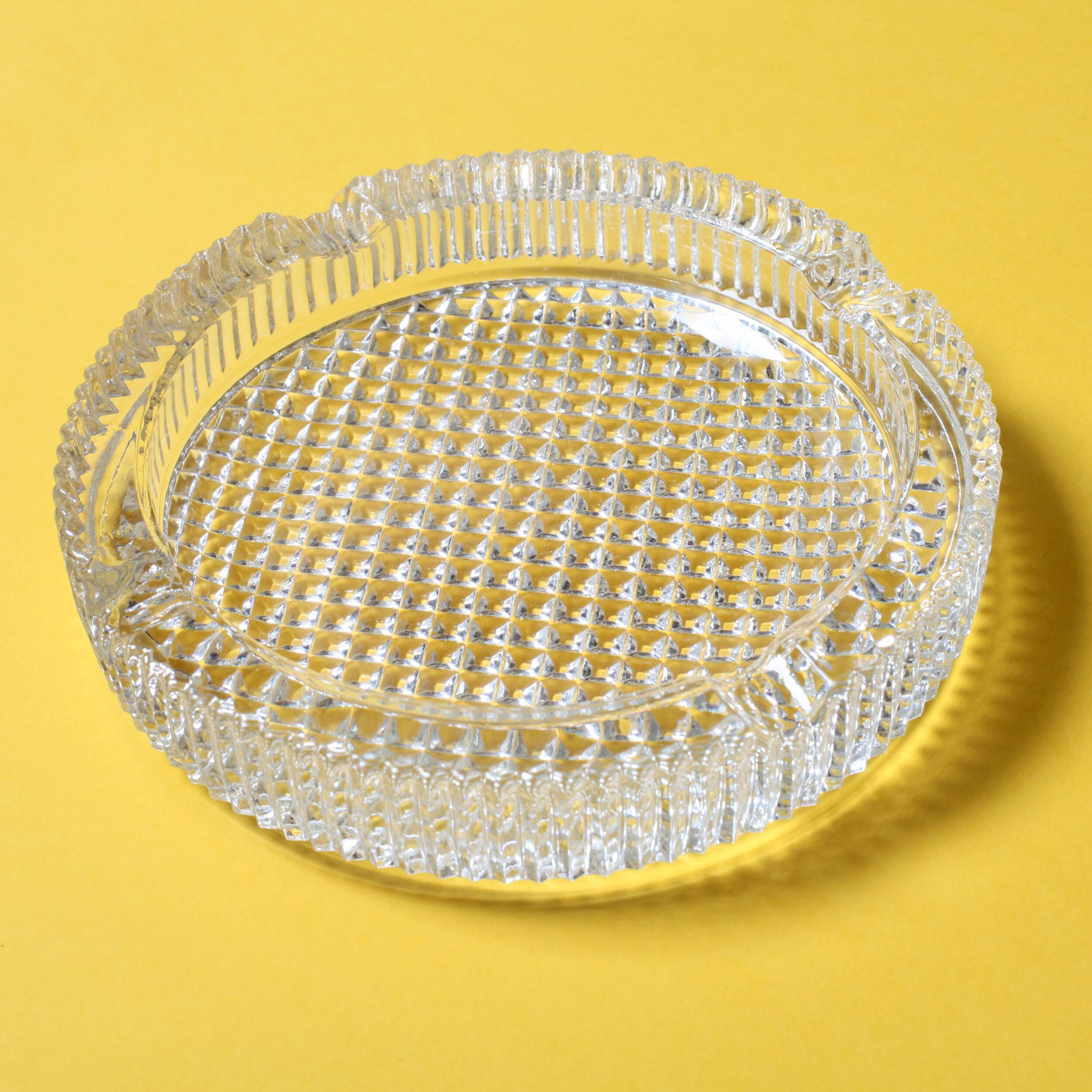 Crystal Glass Ashtray, Mid-Century Round Ashtray / Italy / 1960s