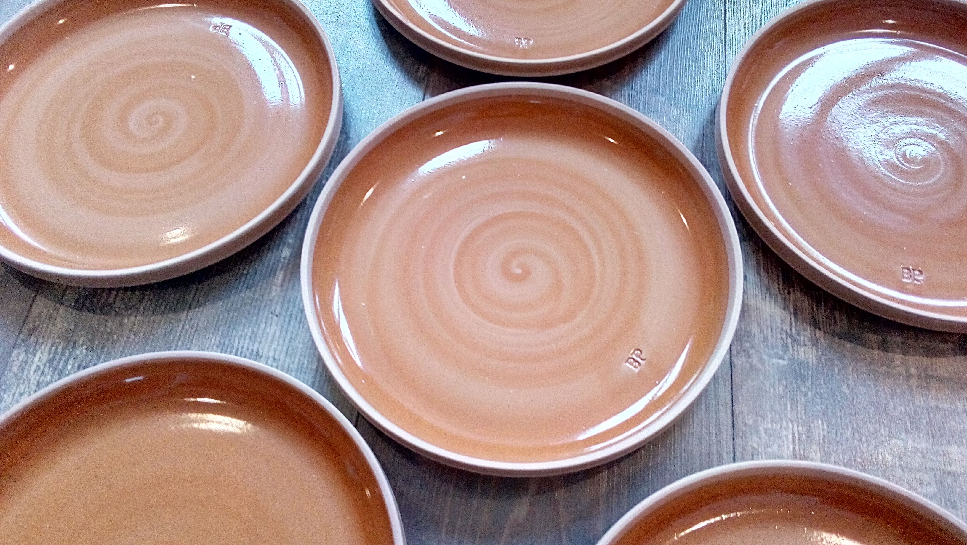 Set of 6 flat plates in sandstone
