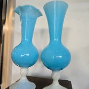 Paire de vase en verre soufflé bleu opalin – H. 35 cm