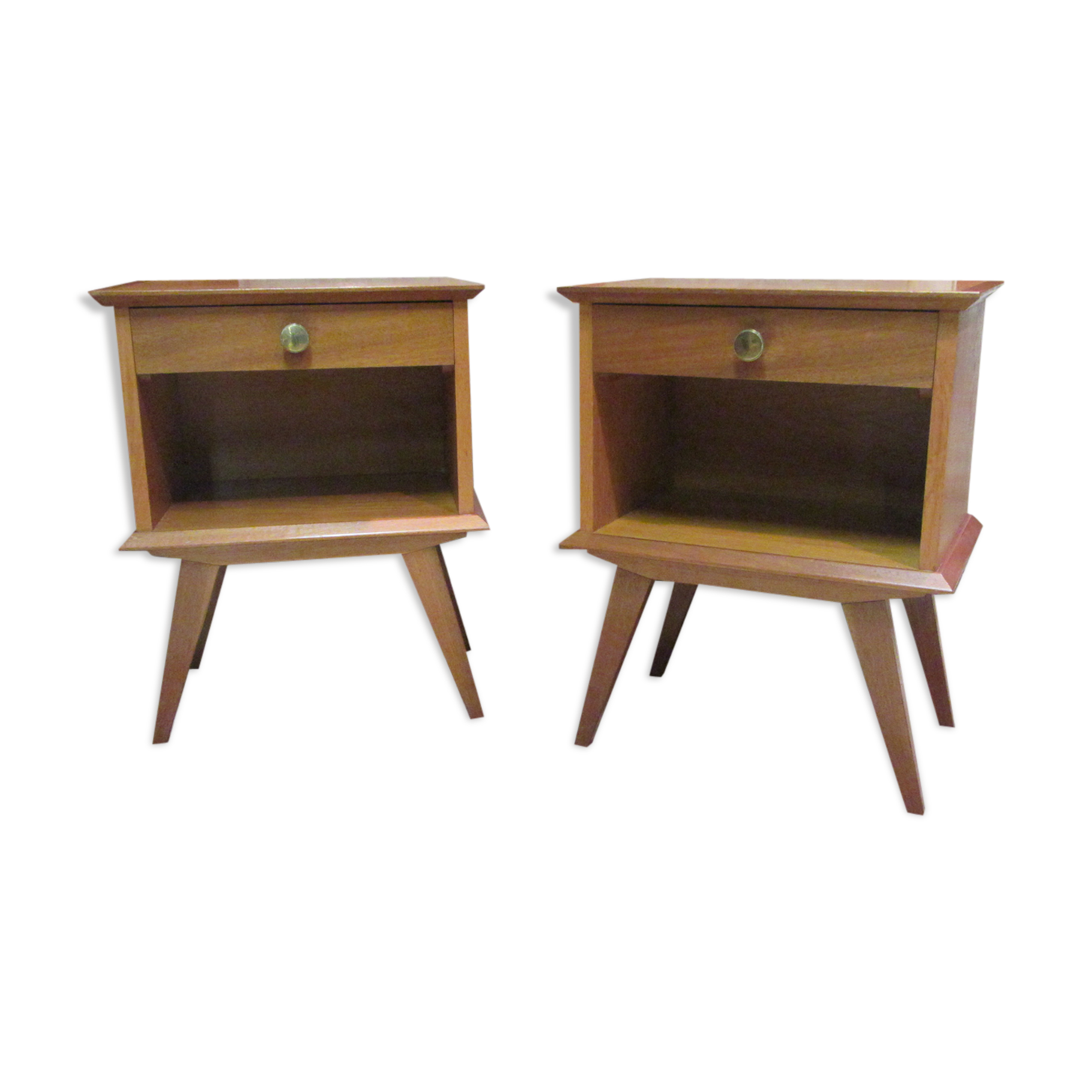 Pair nightstands vintage