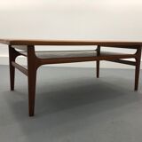 Table basse danoise du milieu du siècle avec rangement de A / S Niels Bach, 1960s