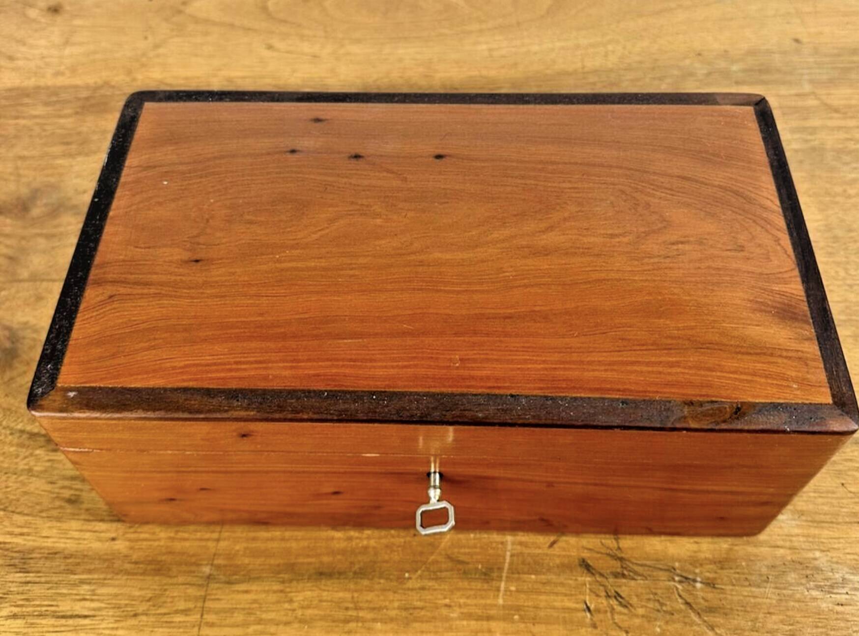 Thuya root storage or jewelry box