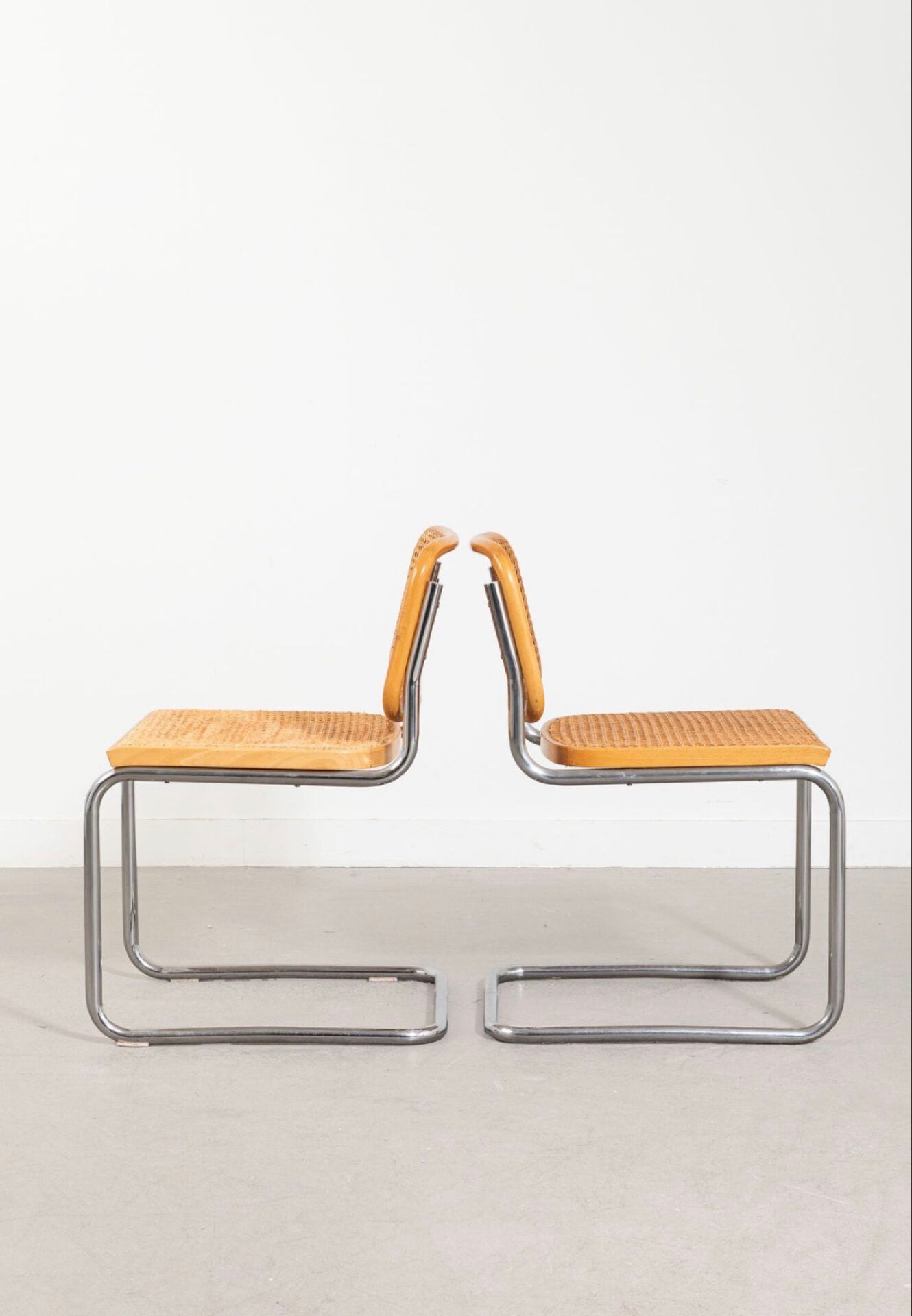 Lot de 4 chaises B32 de Marcel Breuer