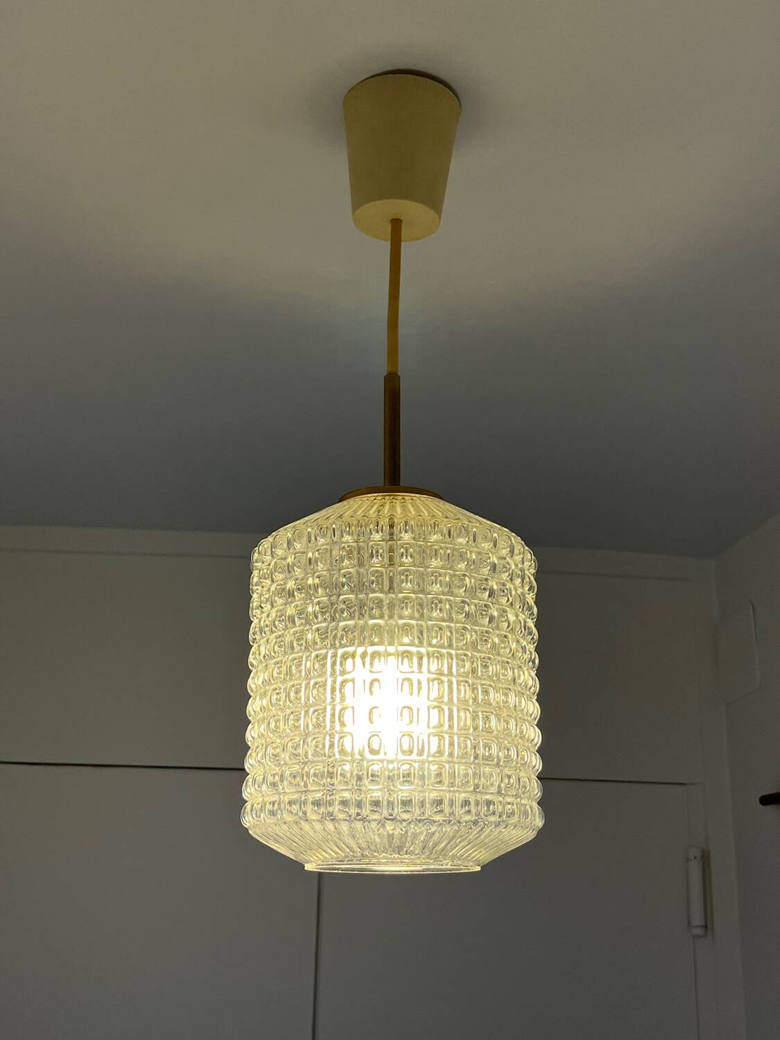 Vintage pendant light in chiseled glass from the 70s