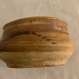Ancient pot and its lid Pottery of the Dove in sandstone 1975