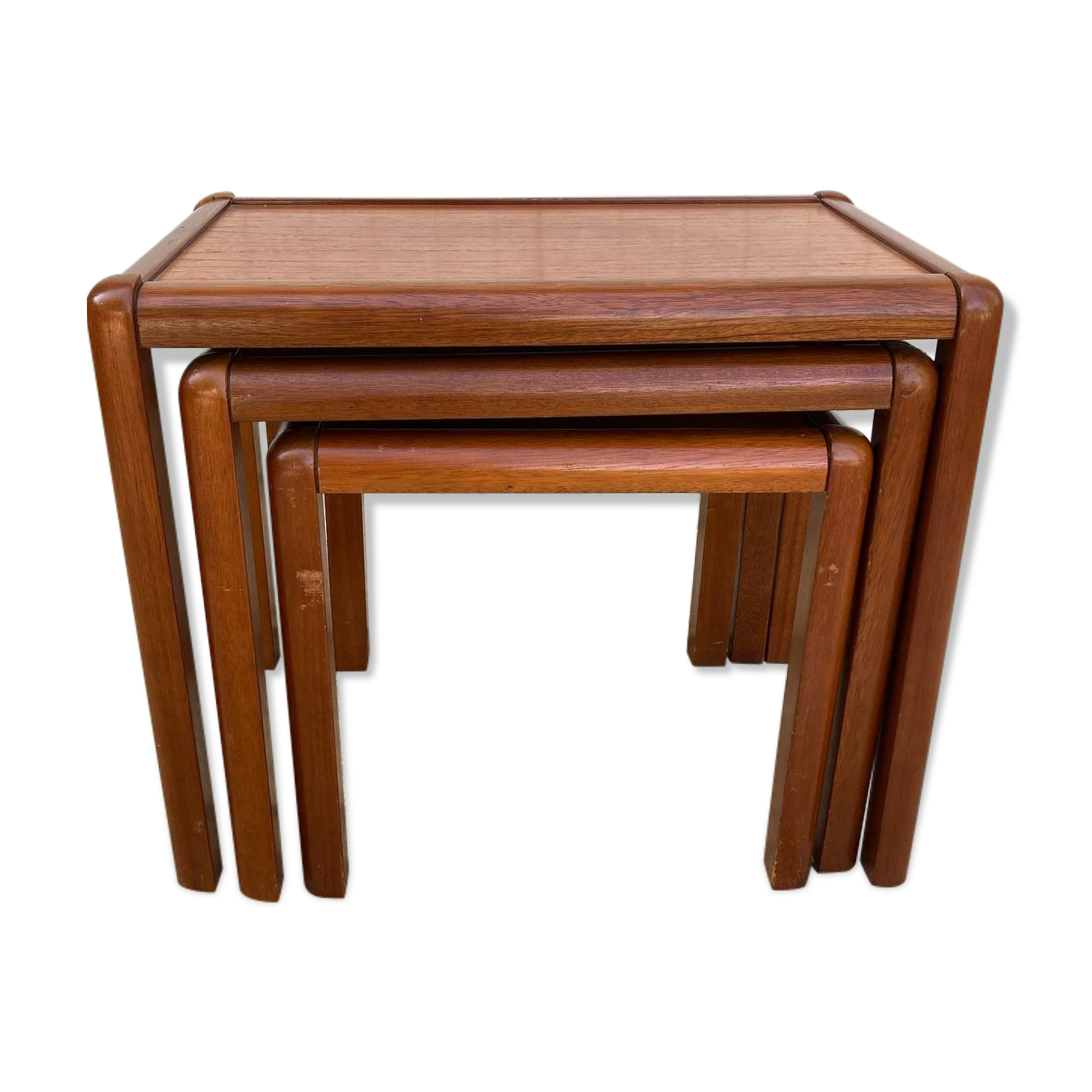 Scandinavian trundle table