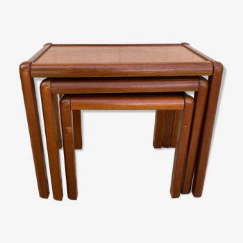 Scandinavian trundle table