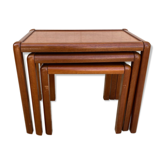 Scandinavian trundle table