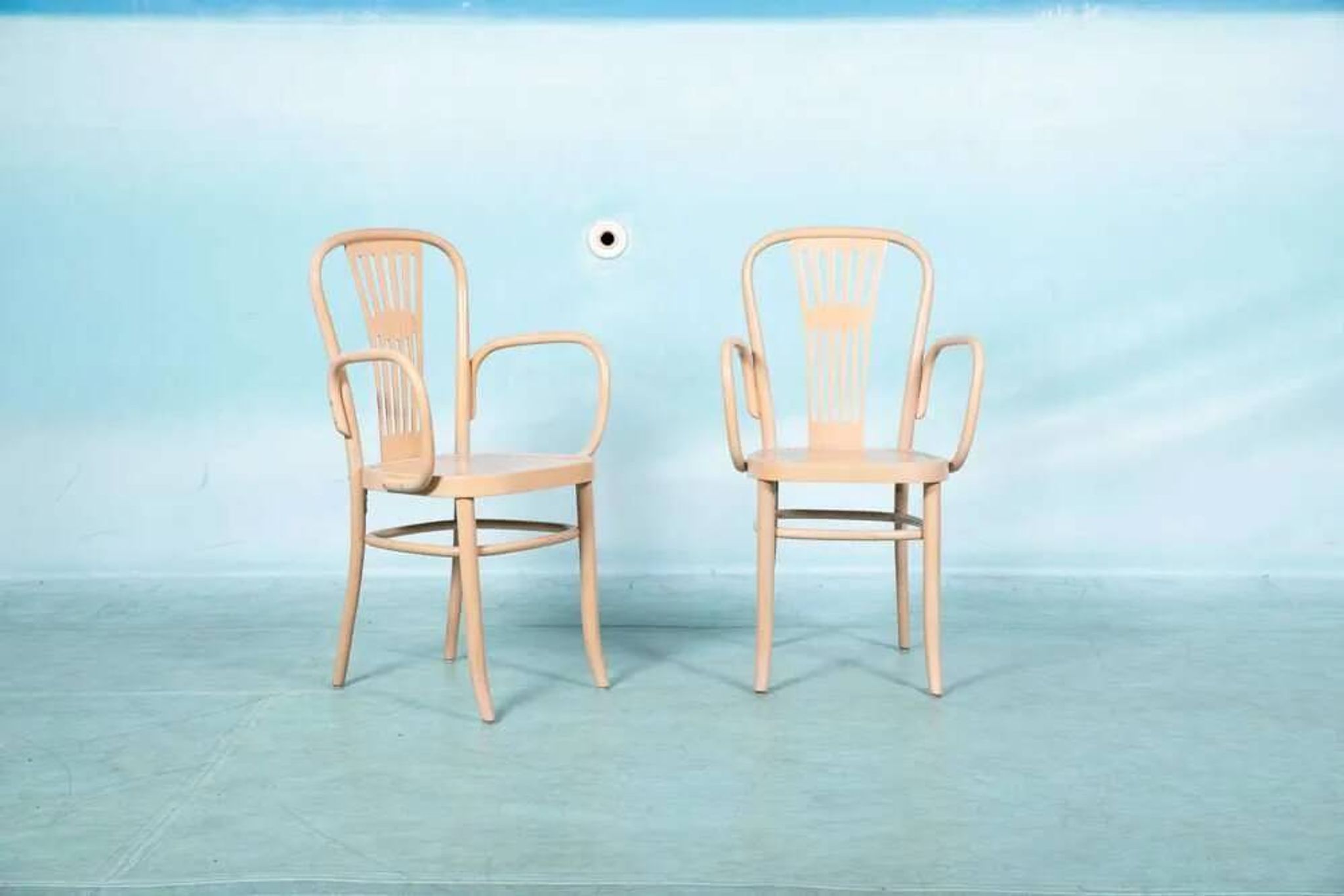 Ensemble de deux fauteuils en bois style Thonet, vintage rétro