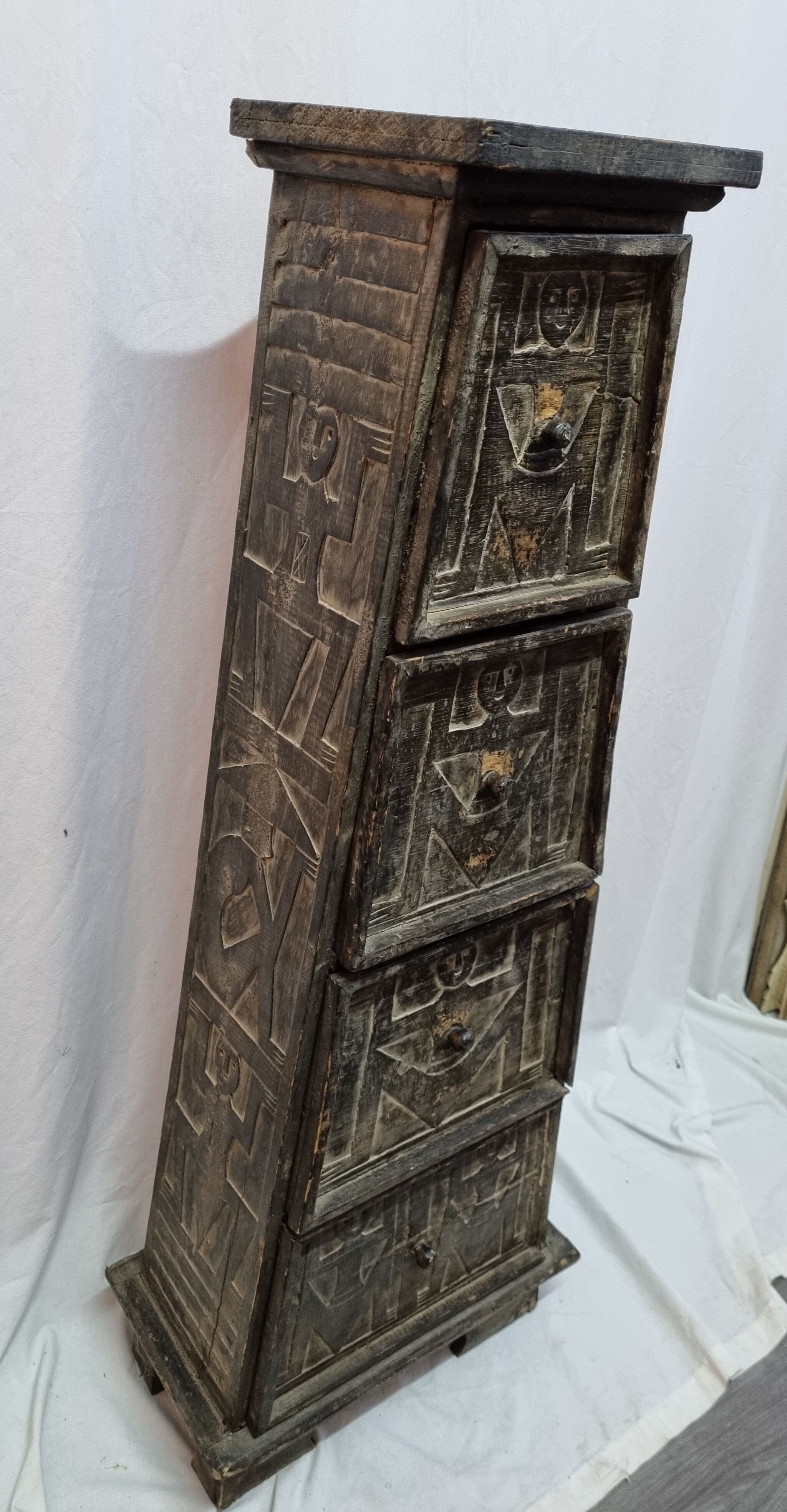 Commode africain de 1980