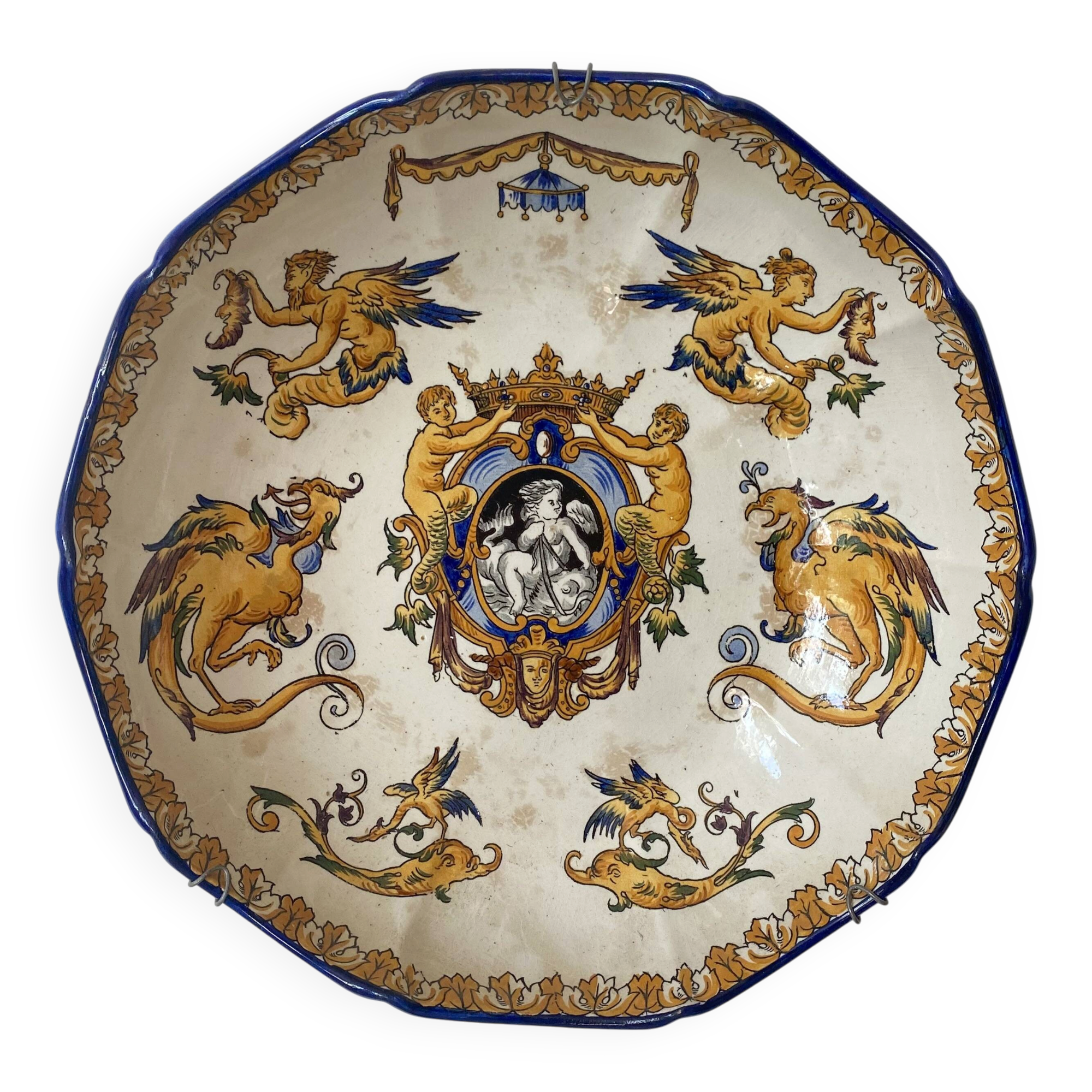 Renaissance decorated earthenware salad bowl from Gien.