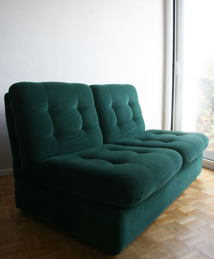 Canapé deux places velours vert  Steiner  1970