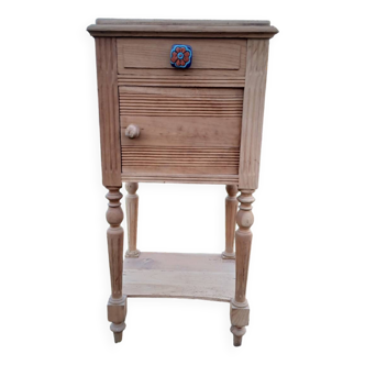 Table de chevet en bois brut