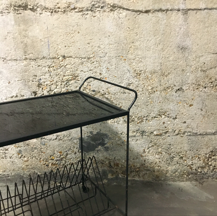 Serving range vinyls with wheels