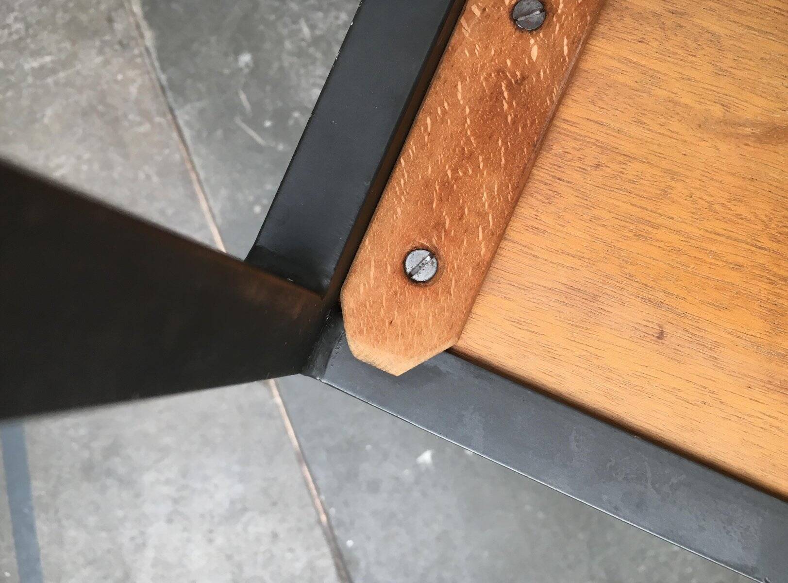 Mid-century minimalist convertible side table model T-Angle by Florence Knoll for Knoll International, 1950s.