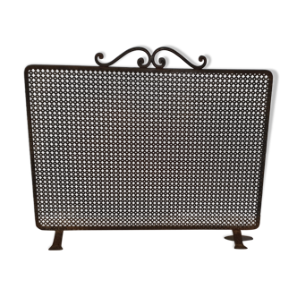 Fire-pare chimney grid