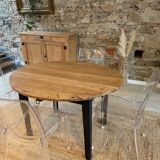 Round table with shutters