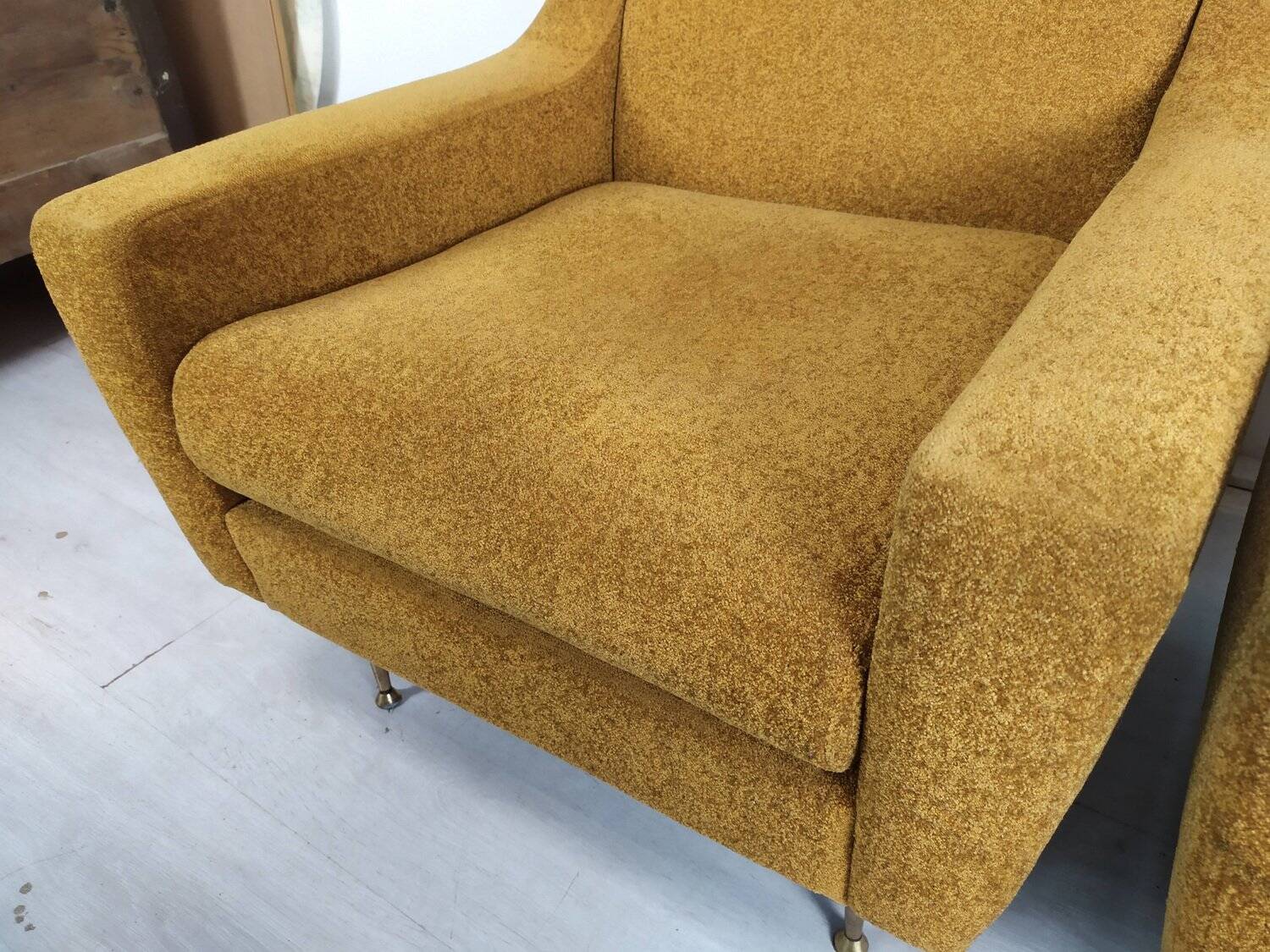 Fauteuils en velours moutarde, 1960