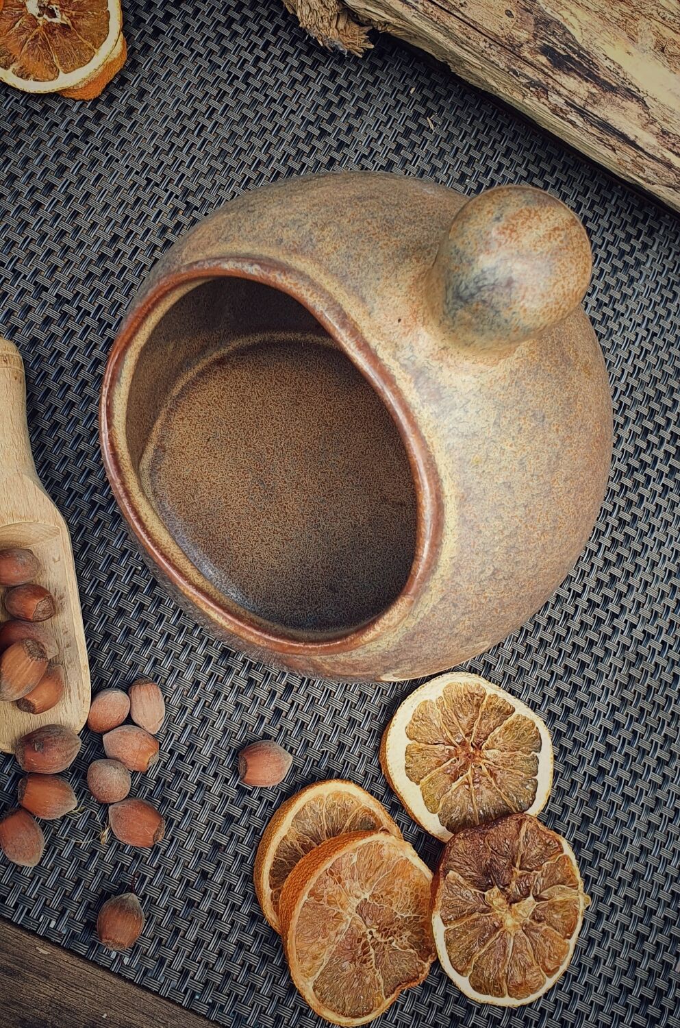 Salt hand