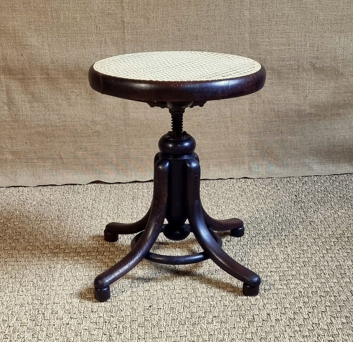 Piano thonet or workshop stool