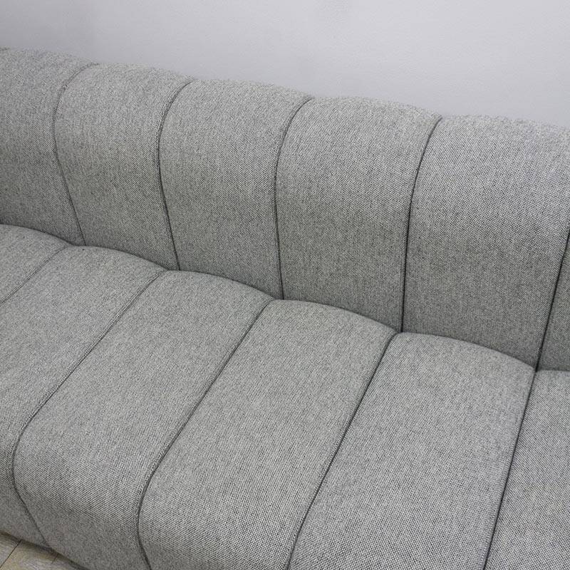 Canapé Bob Split de marque Bla Station en tissu gris