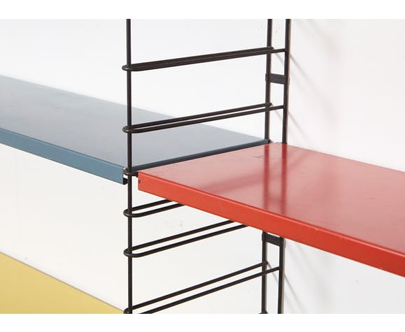 Tomado shelf with 3 trays