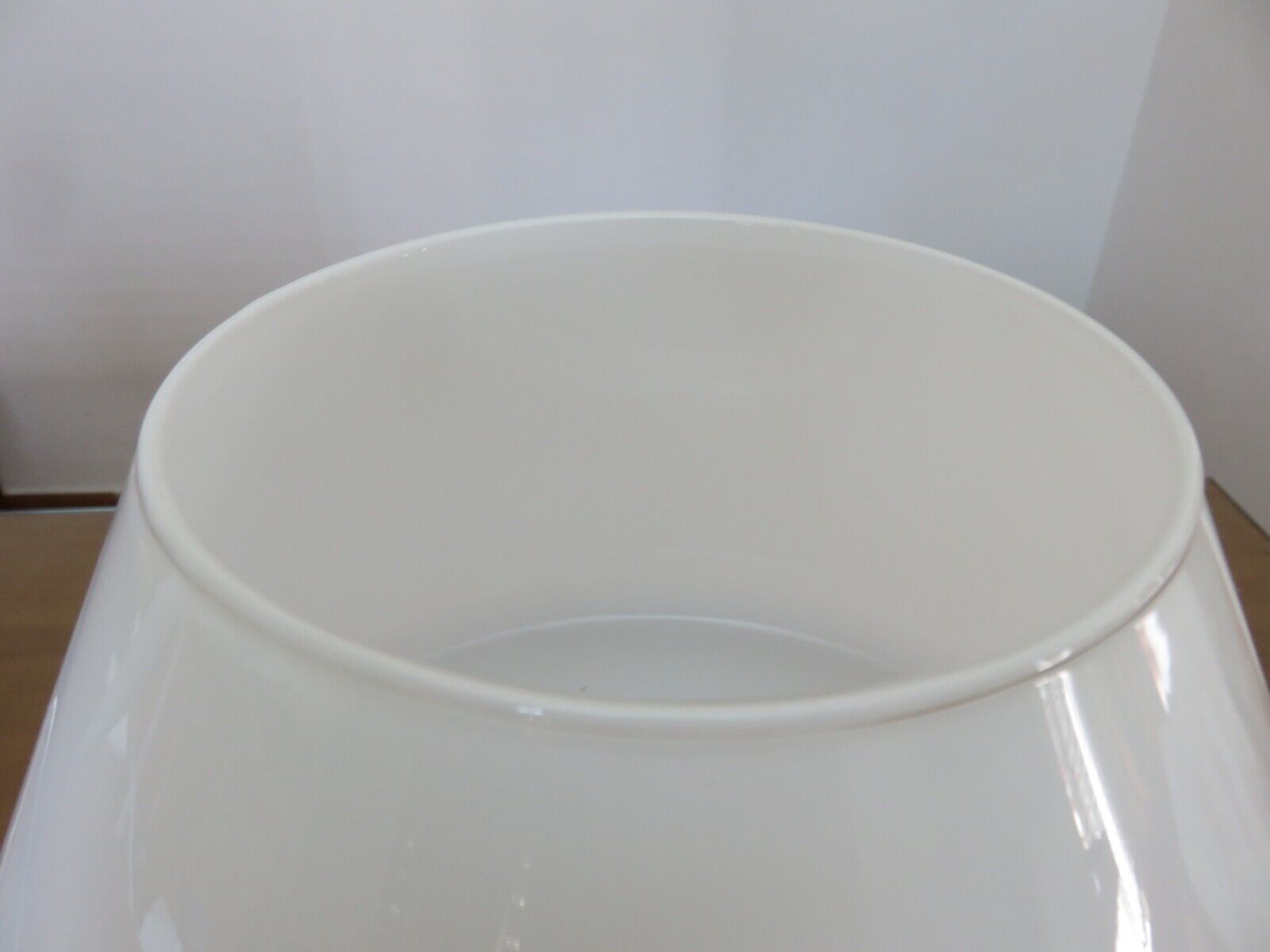 Mushroom lamp XXL Italian in white opaline 70s 80s