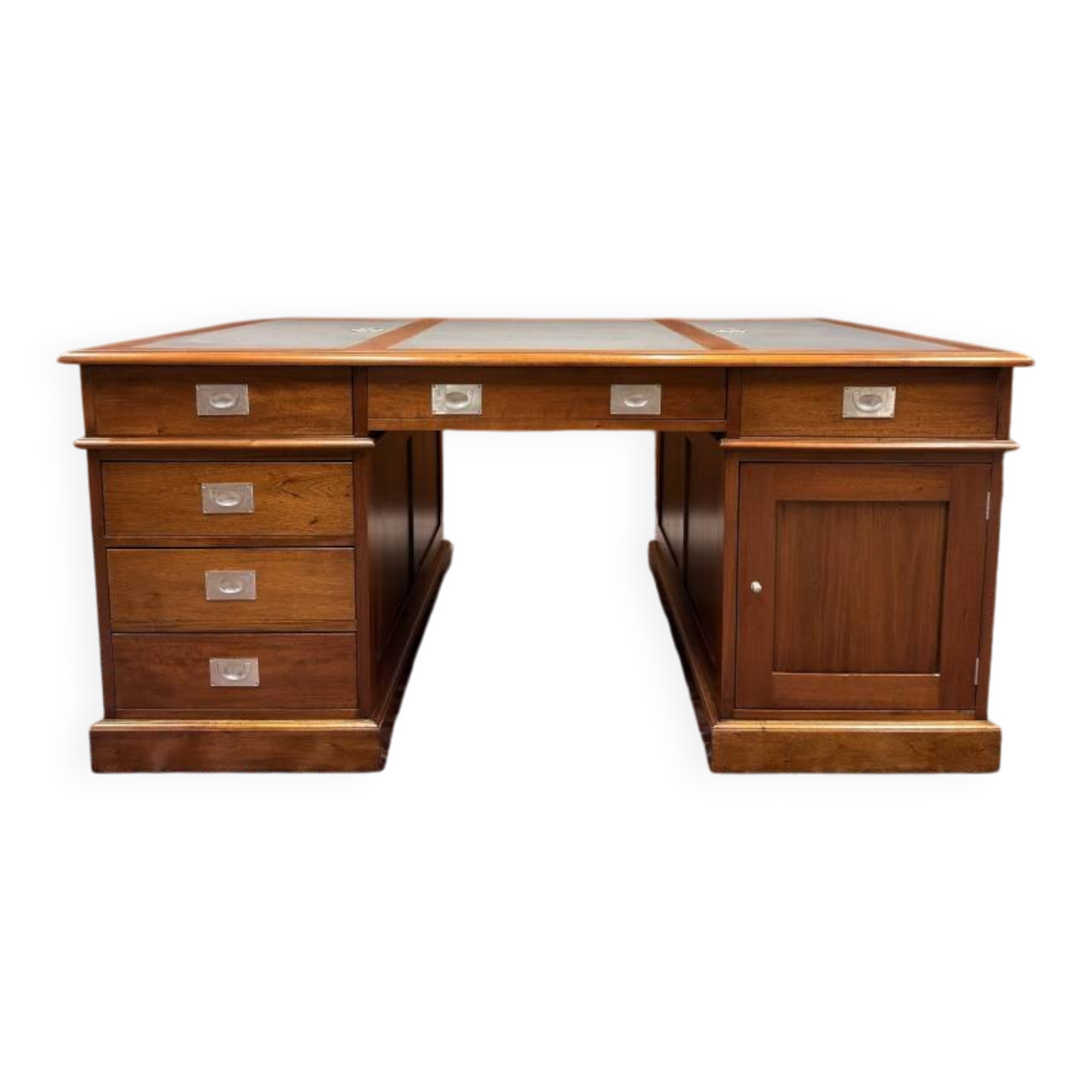 Large Classic English Chesterfield Desk Partnerdesk