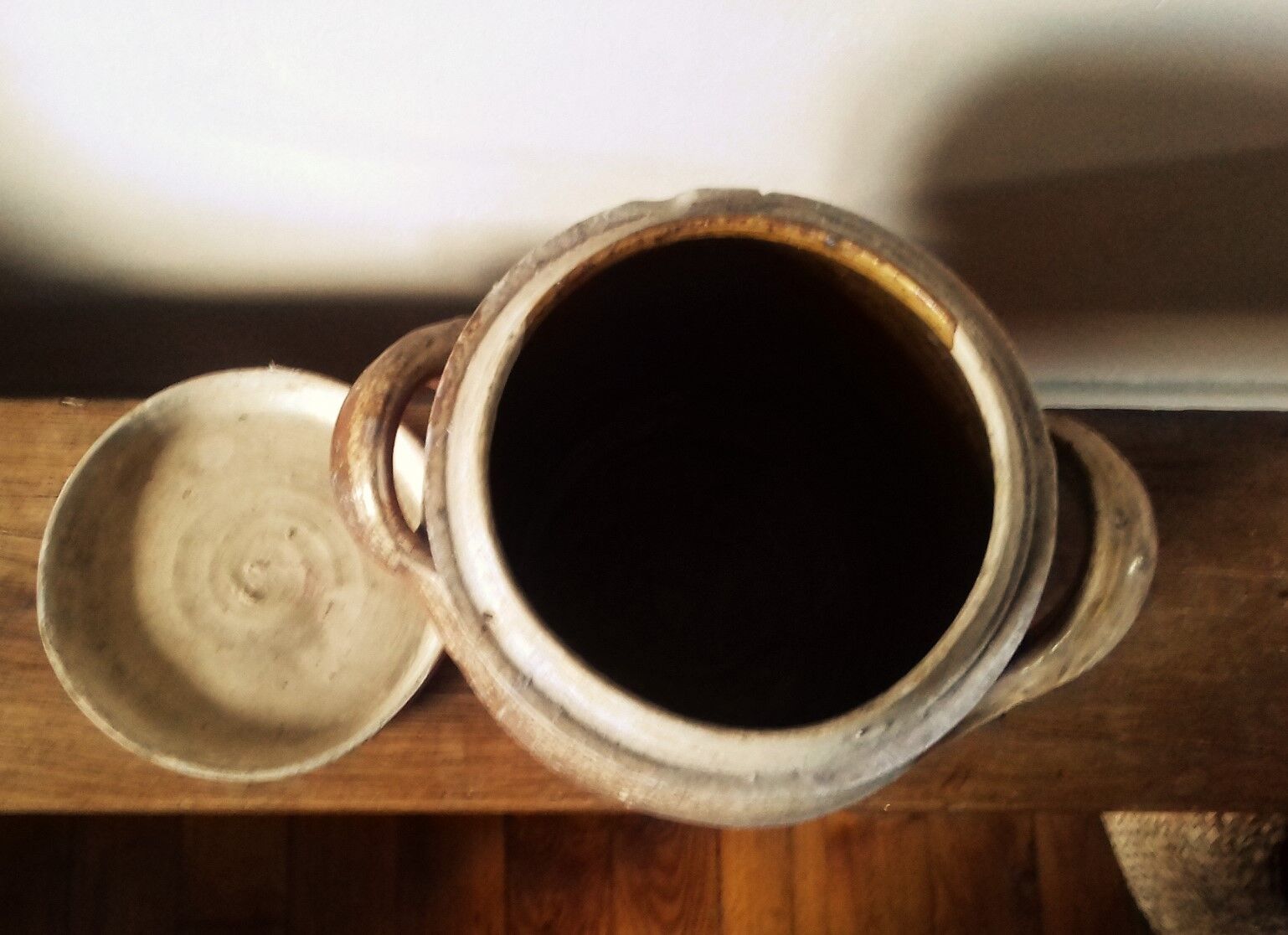 Terracota lid two handles pot