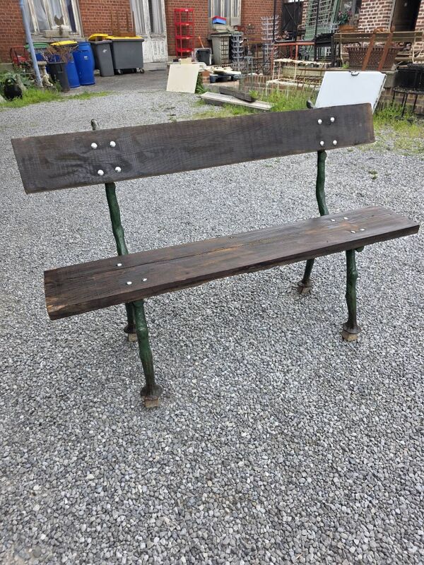 Banc de jardin en fonte assise chêne massif