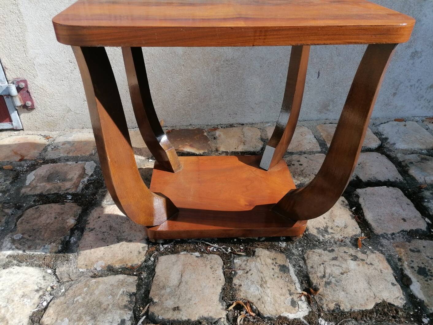 Art Deco style veneer wood coffee/side table.