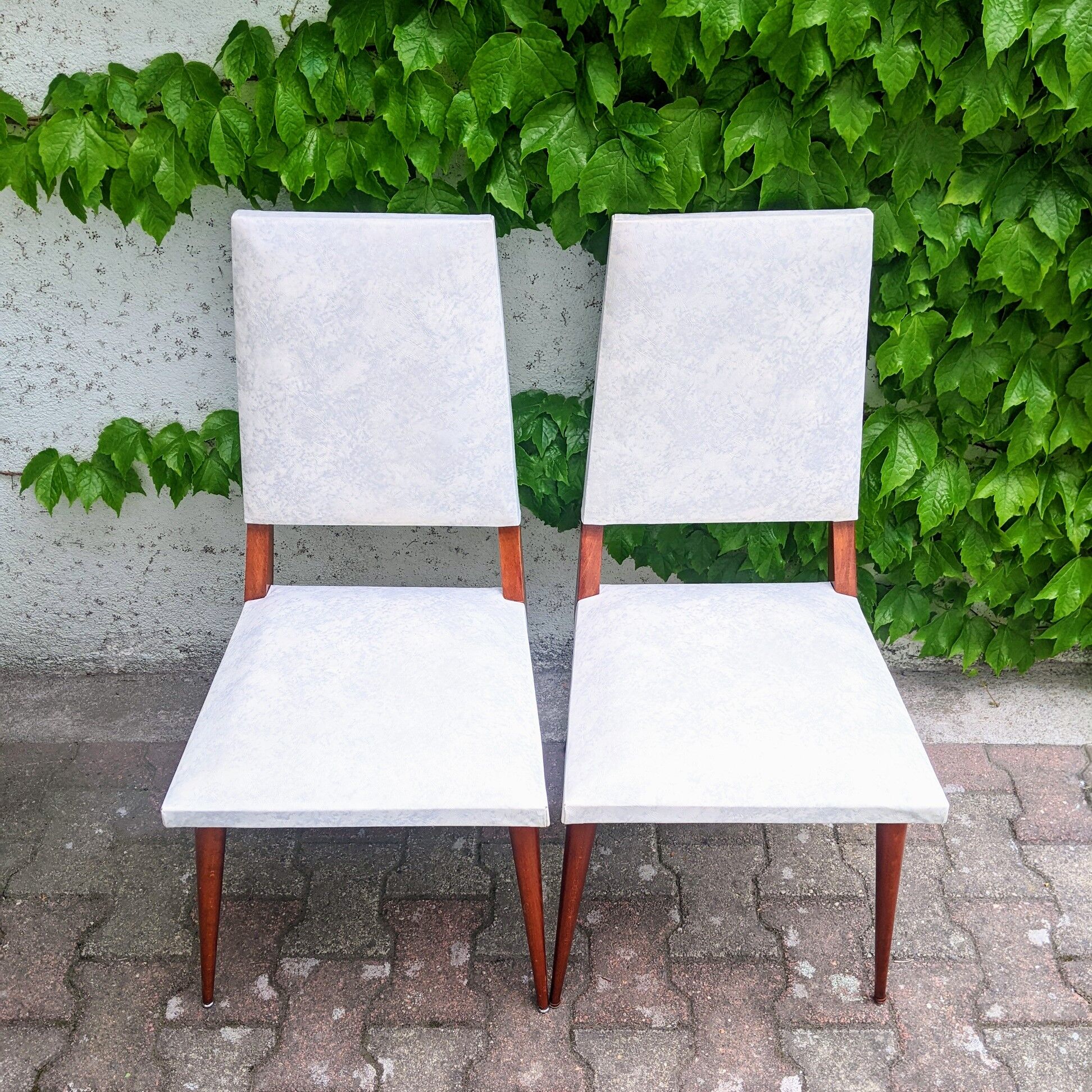 Chaises de salon pieds compas années 60