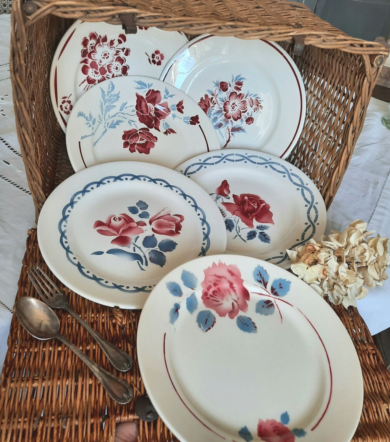 Assiettes à dessert anciennes dépareillées en faïence | Selency