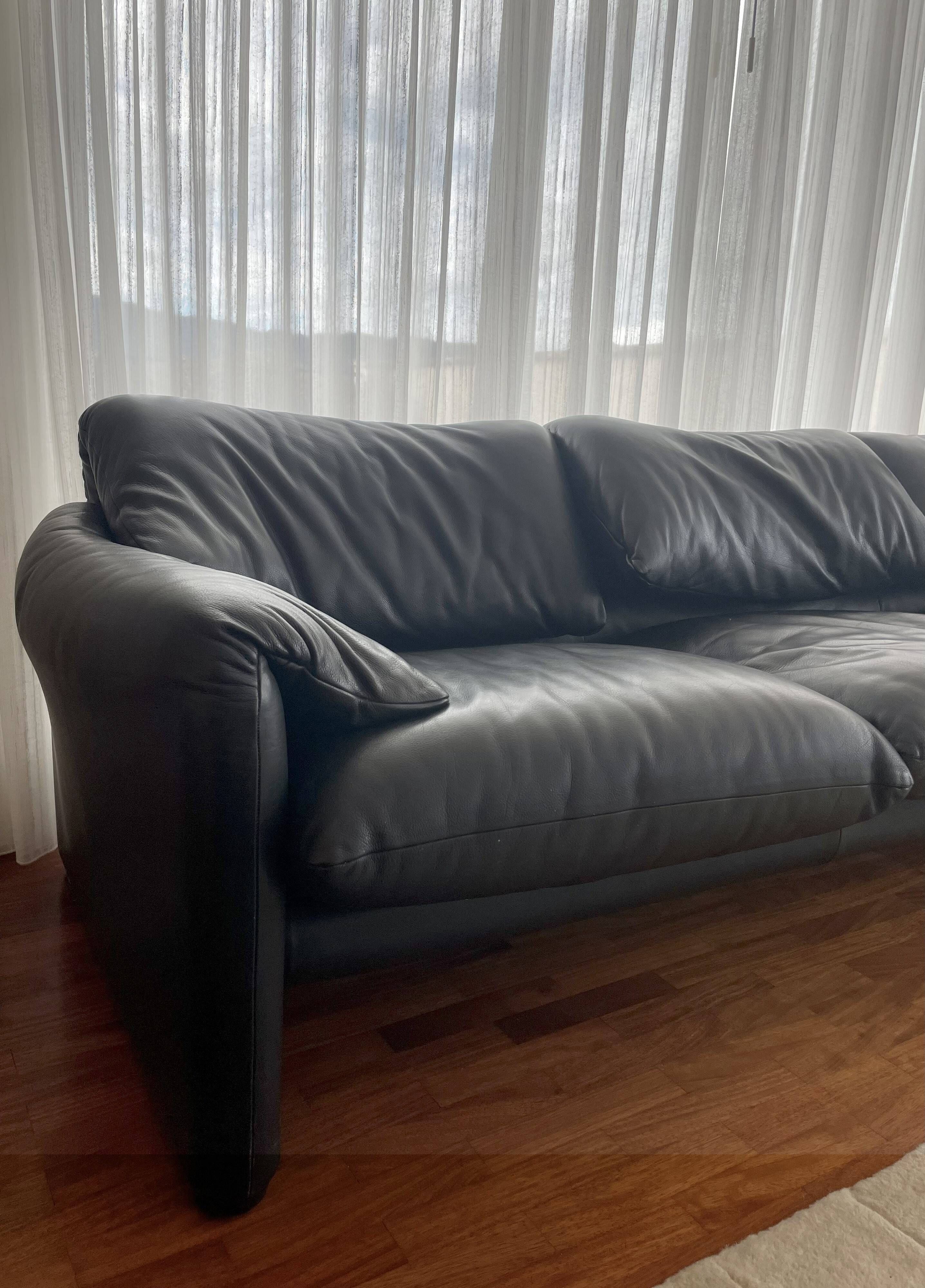 Canapé Maralunga Cassina en cuir noir