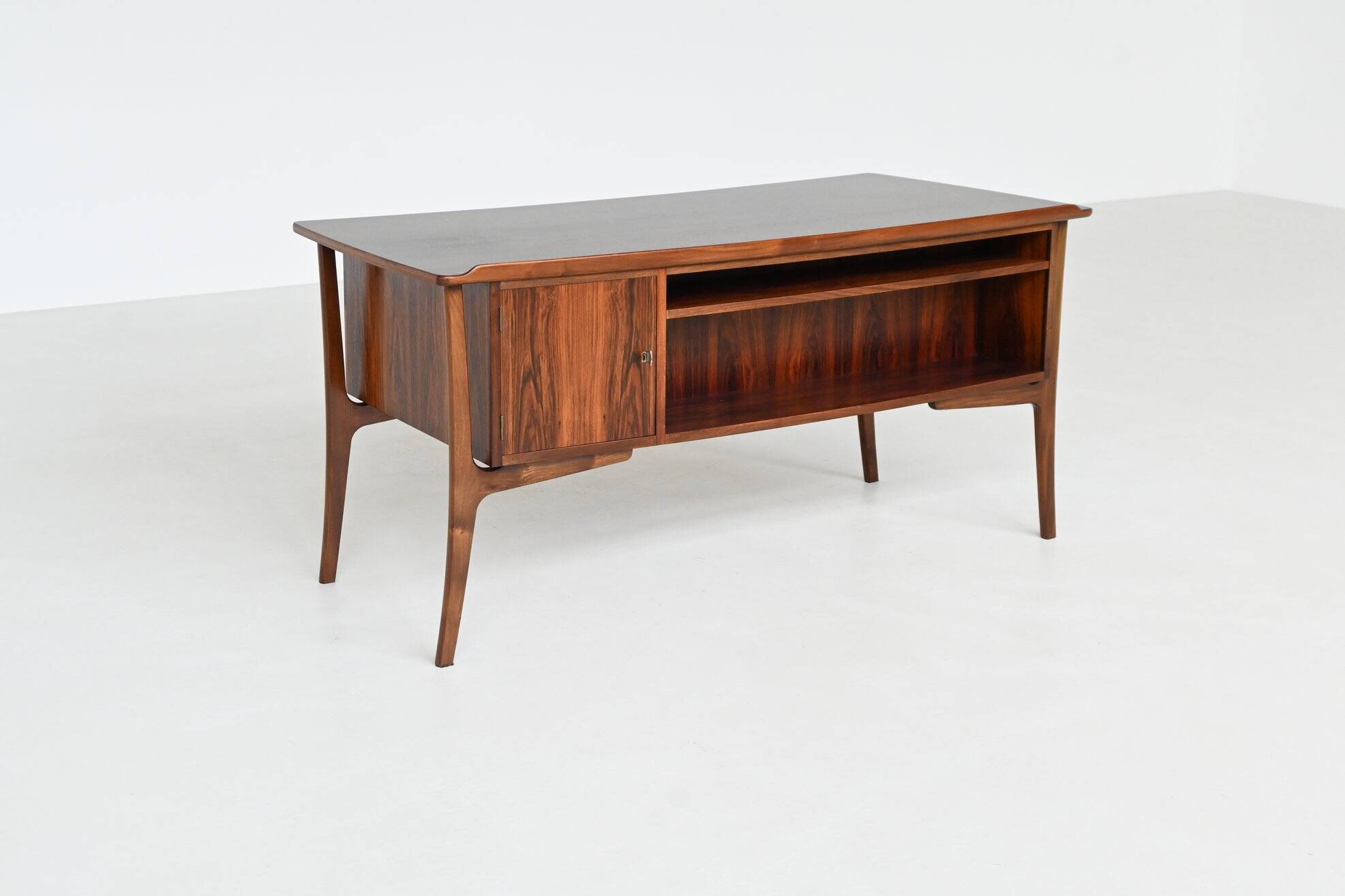 Svend Aage Madsen writing desk in rosewood H.P. Hansen Denmark 1960