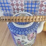 Japanese teapot "Geishas"