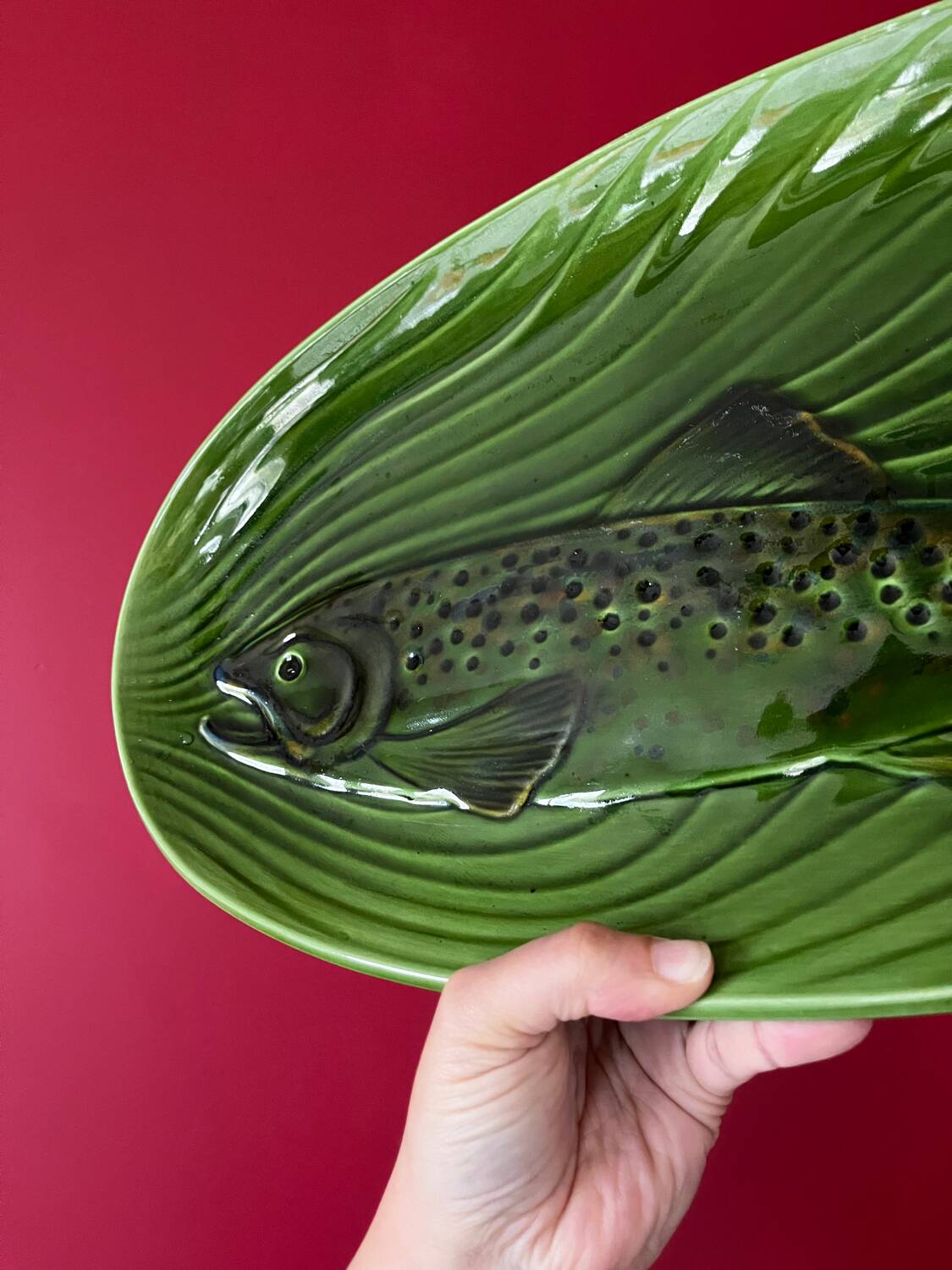 Oval fish dish