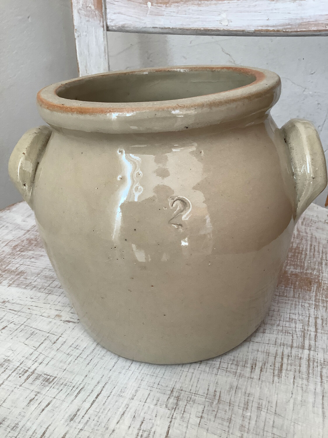 Grease pot or stoneware salt pan