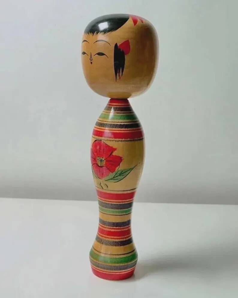 Vintage Japanese Kokeshi doll Naruko signed - Antique turned wood figurine craftsmanship Japan - Collectible item from the Showa period (1926–1989)