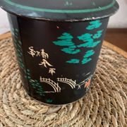Boîte en tôle motif japonisant années 40.