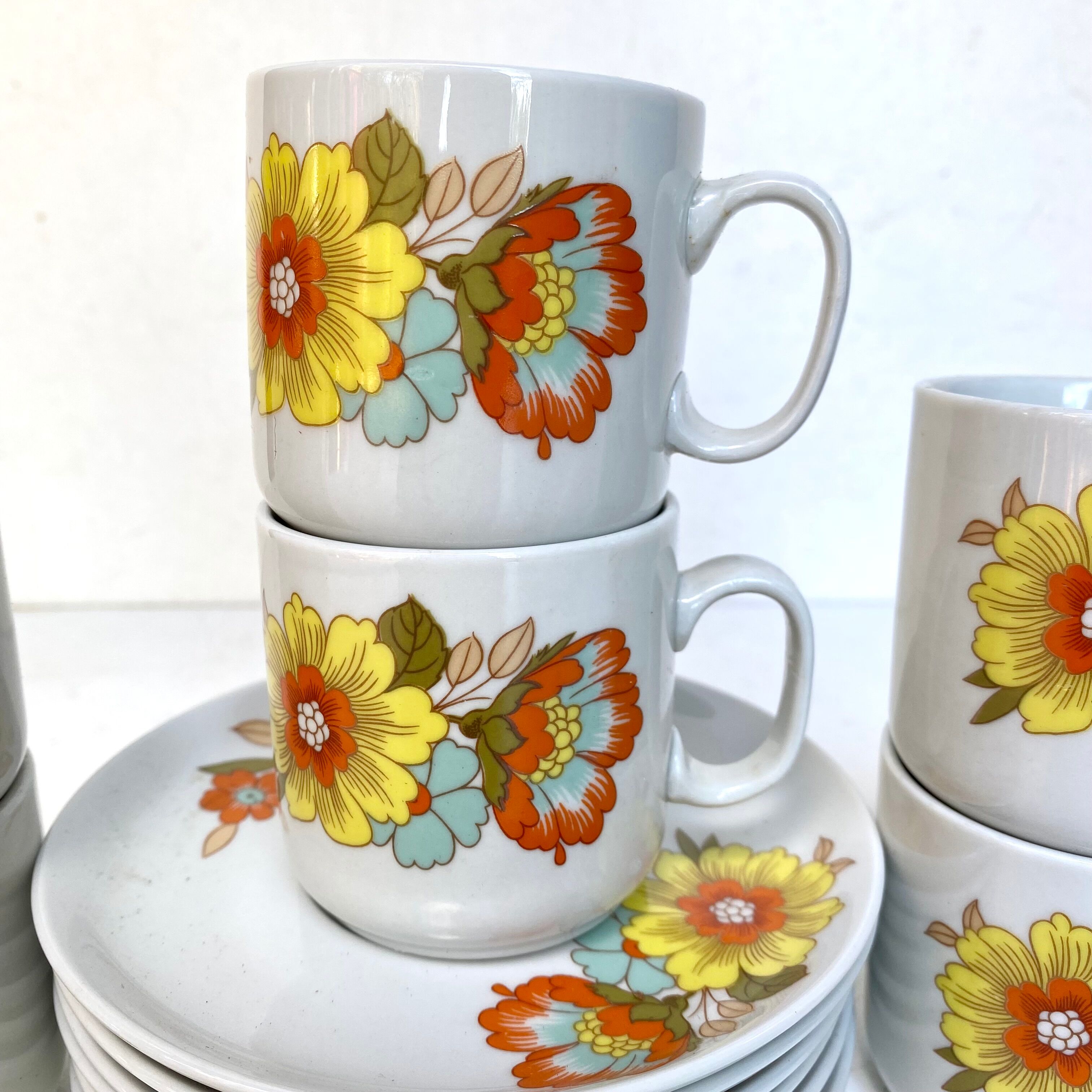 Monopoli vintage coffee cups