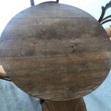 Round wooden table (4/6 people) with 4 straw chairs