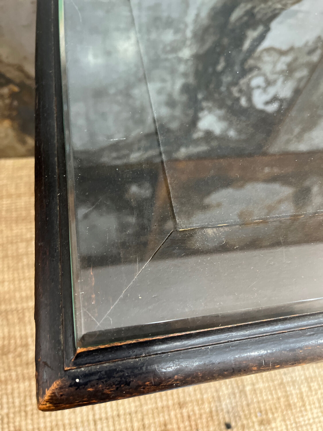 Bureau XIXeme laqué noir et sous main verre biseauté