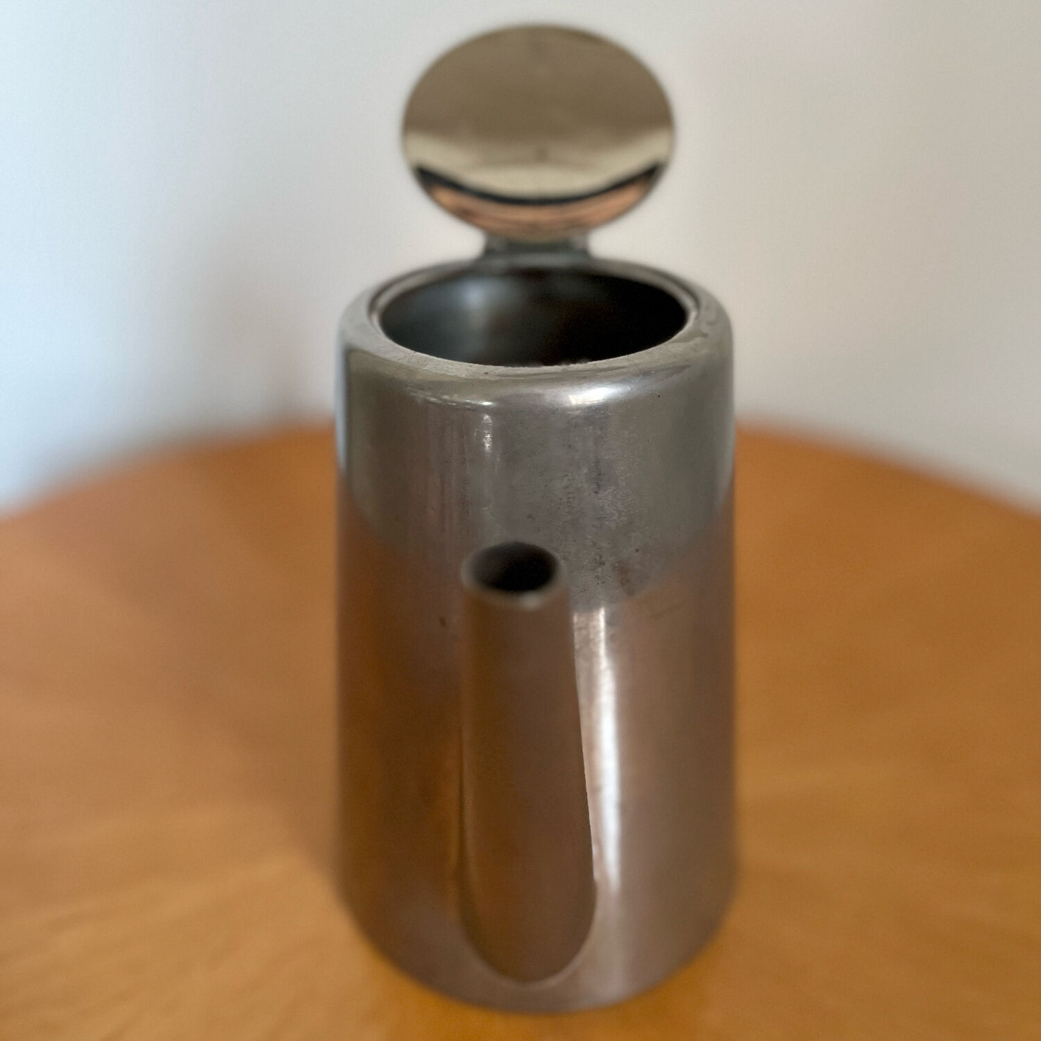 Cafetière Art Deco en métal argenté