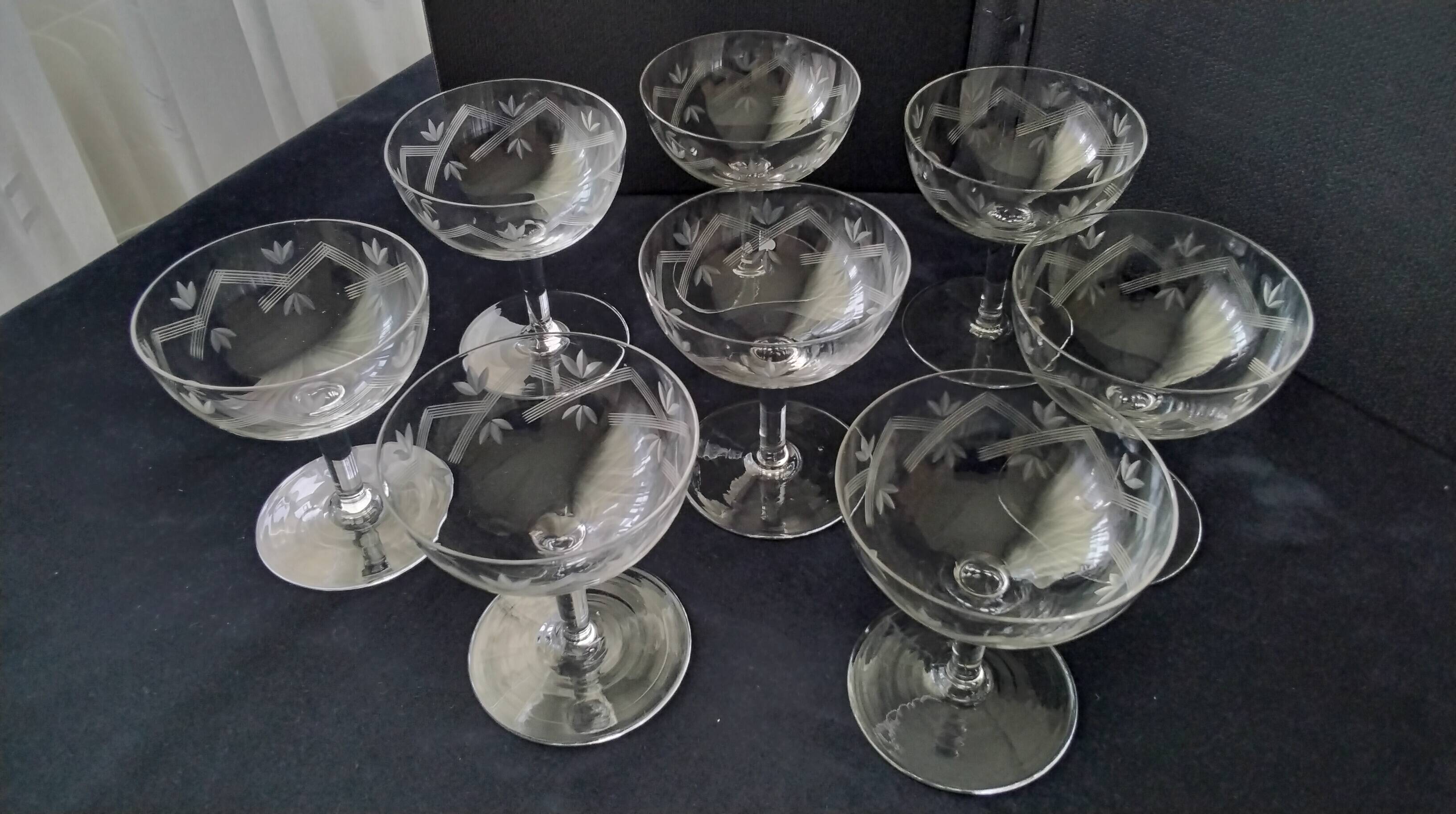 8 Coupes à champagne vintage Décor gravé