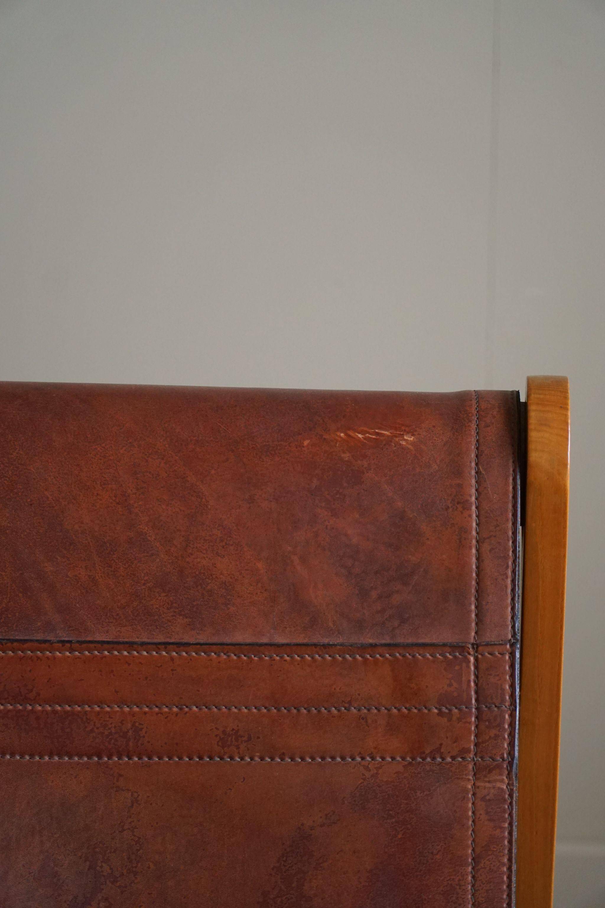 Francesco Lucianetti, Lounge chairs in leather and elm, Italian modern, 1960s