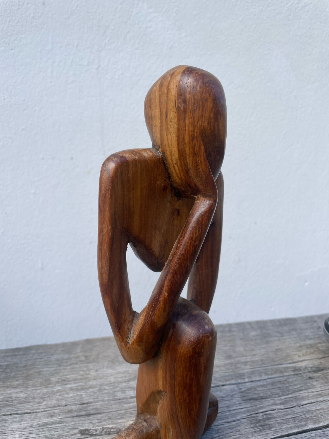 Wooden statuette sculpture, free form